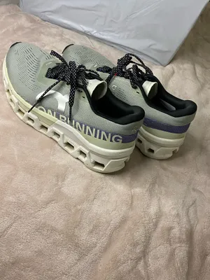 On Cloud Women's Cloudmonster 2 Lace Up Running Shoes Size: 8.5 thumbnail 4
