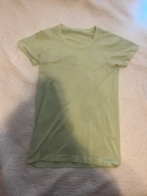Lululemon Swiftly Tech Short Sleeve thumbnail 1
