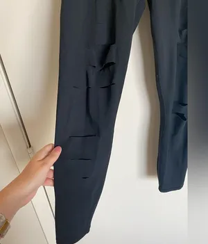 Alo High Waist Ripped Warrior Legging thumbnail 4