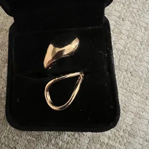Women’s Gorgeous Golden Statement Ring Adjustable Size 7 thumbnail 1