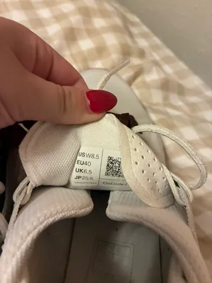 White And White thumbnail 4