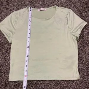 Sincerely Jules the label light green crop top Medium thumbnail 5