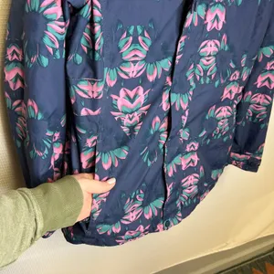 Burton Living Lining Snowboard Jacket Womens Small Navy Blue Pink‎ Floral Hooded thumbnail 3