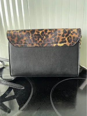 NEW Cavali Class adjustable Crossbody Leopard Bag thumbnail 2