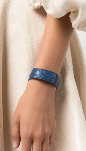 CHLOÉ | Embroidered-Logo Leather Woody Bracelet Navy Blue thumbnail 1