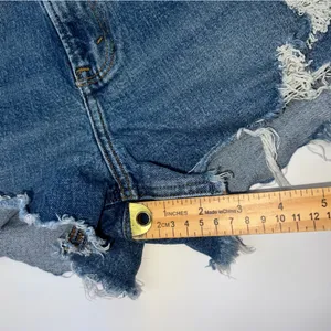 Abercrombie & Fitch The Mom Short High Rise size 31/12 thumbnail 4