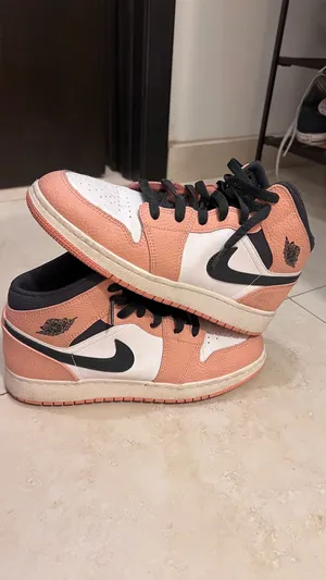 Nike Jordan Pink Air Jordans thumbnail 2