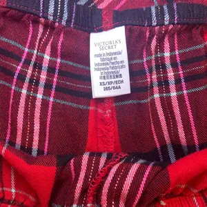 Victoria's Secret 2 piece red plaid tartan short sleeve shirt shorts pajamas XS thumbnail 4