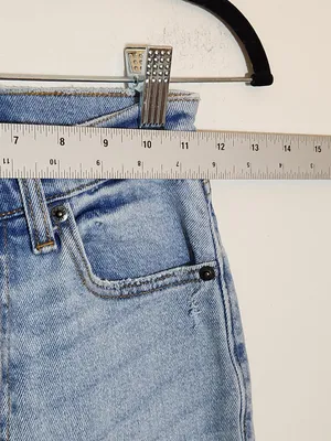 Abercrombie & Fitch Light Wash Ultra High Rise Ankle Straight Jeans Size 0 thumbnail 7
