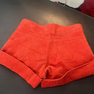 Zara velour shorts. thumbnail 2