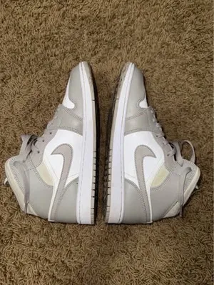 Air Jordan Nike 1 Mid thumbnail 3