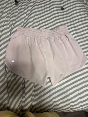 Lululemon Hotty Hot Shorts 2.5" High-Rise thumbnail 3