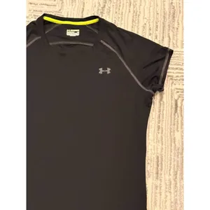 Under Armour women's large semi-fitted Heatgear black shirt thumbnail 3
