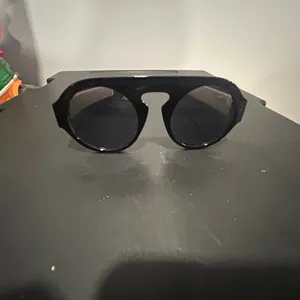Stylish Black Sunglasses thumbnail 2