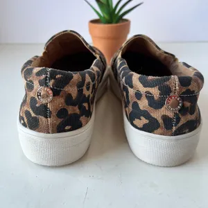 Steve Madden Gills Leopard Sneakers Womens Shoes 6.5M MobWIfe Y2K Slip On Fabric thumbnail 7
