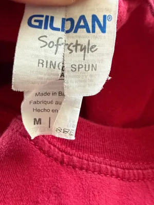 Gildan women's Montreal Canada red short sleeve crewneck t-shirt size medium thumbnail 7