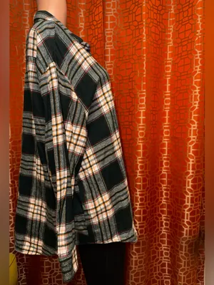 Old Navy Women's Flannel Button Up Shirt XL thumbnail 2