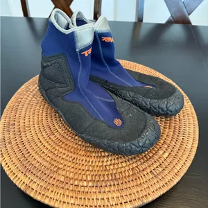 Teva Blue and‎ Black Water Shoes thumbnail 3