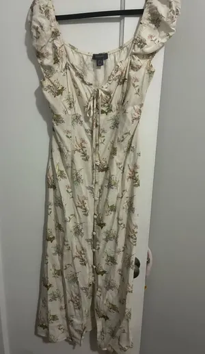 Cream floral dress thumbnail 1
