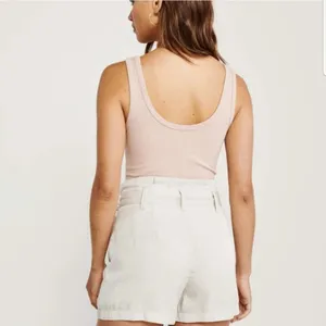 A&F • High Rise Belted Shorts paperbag tie waist beige khaki pleated thumbnail 10