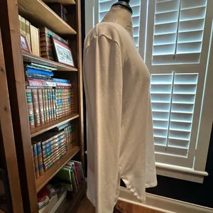 Elegant White Long Sleeve Women's Top thumbnail 2