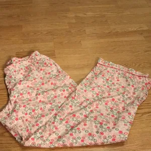 Victoria’s Secret glitter star print pajama pants thumbnail 3