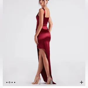 Windsor Callie High Slit Satin Formal Dress thumbnail 2