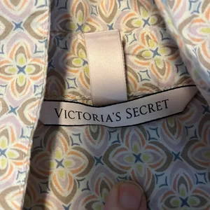 Victoria's Secret pajama set. Xs. Used good condition. thumbnail 2