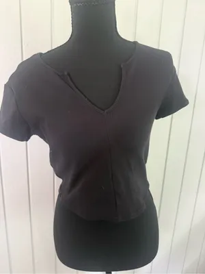 ALO Yoga Black Ribbed Short Sleeve Crop Tee thumbnail 1