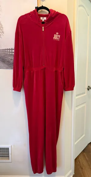 Juicy Couture Red Velour Zip Tracksuit Size Medium thumbnail 1