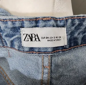 Zara High Rise 90s Jeans thumbnail 9