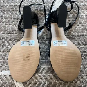 AQUA Ankle Strapped Heel Sz 9B thumbnail 3