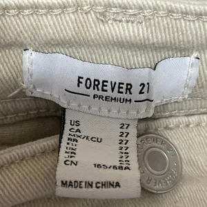 Forever 21 Women's Beige High Rise Wide Leg Raw Hem Baggy Denim Jeans Size 27 thumbnail 4