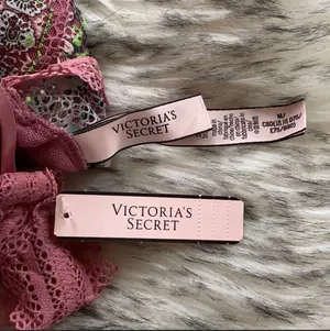 Victoria's Secret NWT Lace Bralette thumbnail 7