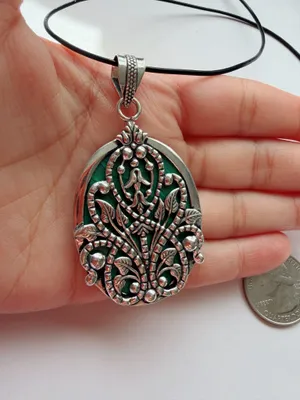 Ornate Vintage-Style Green Malachite Filigree Necklace thumbnail 2