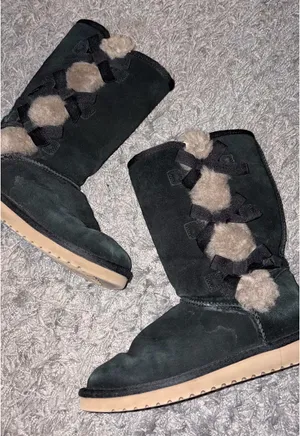UGG Boots thumbnail 1