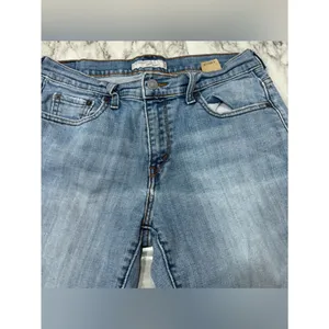 Levi's 505 distressed hem Light Wash Straight Leg Jeans size 8 casual thumbnail 6