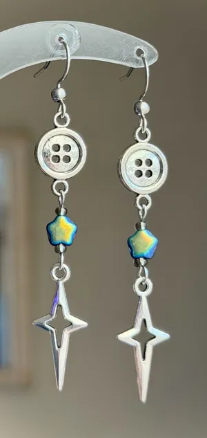 Handmade y2k funky fairy dangle earrings🌟🩵 thumbnail 1