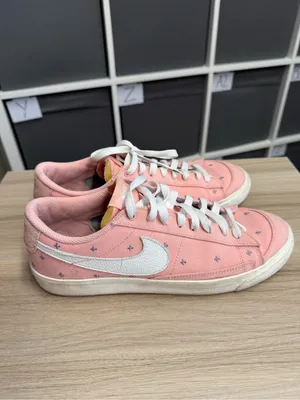 Nike Blazer Low Women's Pink Canvas Low-Top Sneakers thumbnail 4