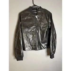 Ommiivex Black Faux Leather Cropped Bomber Jacket Size Large NWT thumbnail 4