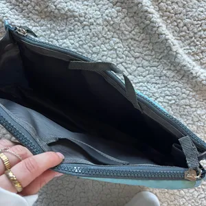 Aqua and Navy Mesh Organizer Bag Blue thumbnail 2