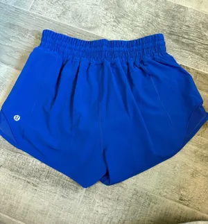 Lululemon Hotty Hot High-Rise 2.5" Shorts thumbnail 2