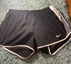 Nike dry fit shorts thumbnail 1