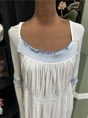 Free People Valley Peasant‑Style Top – Cream with Blue Embroidery – Size Medium thumbnail 3