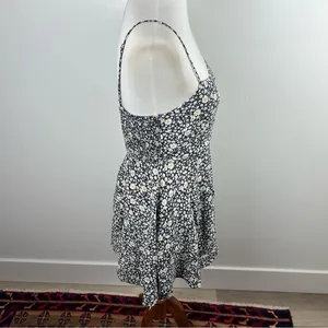 Urban Outfitters Black Daisy Floral Smocked Mini Dress Ruffle Hem Size M FD5532 thumbnail 10