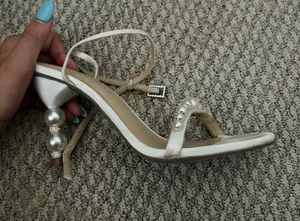 Pearl and rhinestone heel White Size 7.5 thumbnail 1