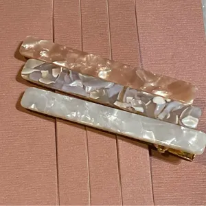 Hair clip set thumbnail 3