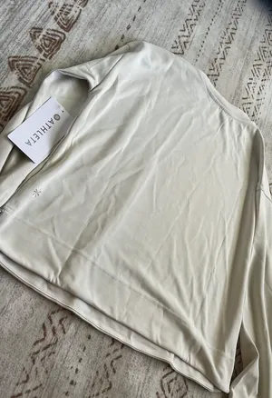 Athleta Soft Crewneck Sweatshirt thumbnail 3