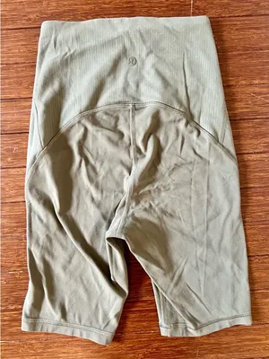 Lululemon Blissful Bend Super High-Rise Short 8", Army Green Size 0 work out thumbnail 2
