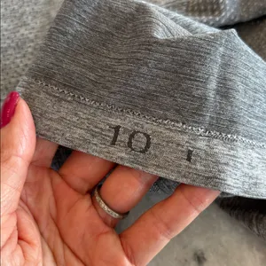 Lululemon Swiftly Tee Gray Size 10 thumbnail 8
